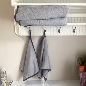 Norwex bath towels (2) and hand towels (2)